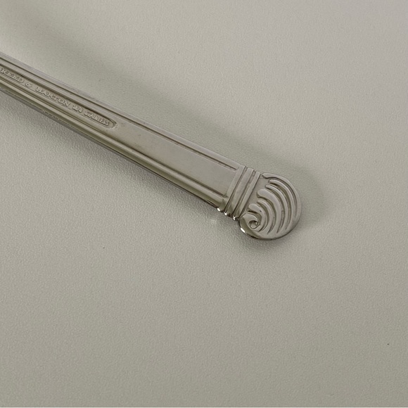 LReed & Barton Winterthur Swirl Master Butter Knife 18/8 Stainless Vintage 1998 - Picture 13 of 14